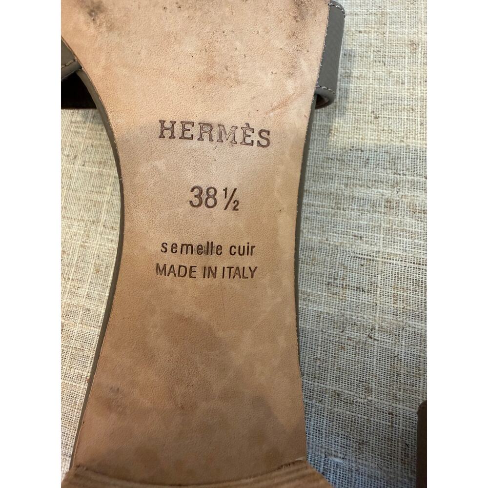 Hermès Oasis Sandals Etoupe Epsom Leather Heels 38.5 Dust Bag Included - Picture 2 of 7
